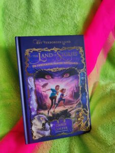 Het verborgen land Deel2 – De terugkeer van de tovenares – Chris Colfer