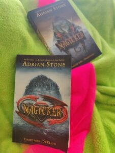Magycker Deel 1 – De Klauw – Adrian Stone